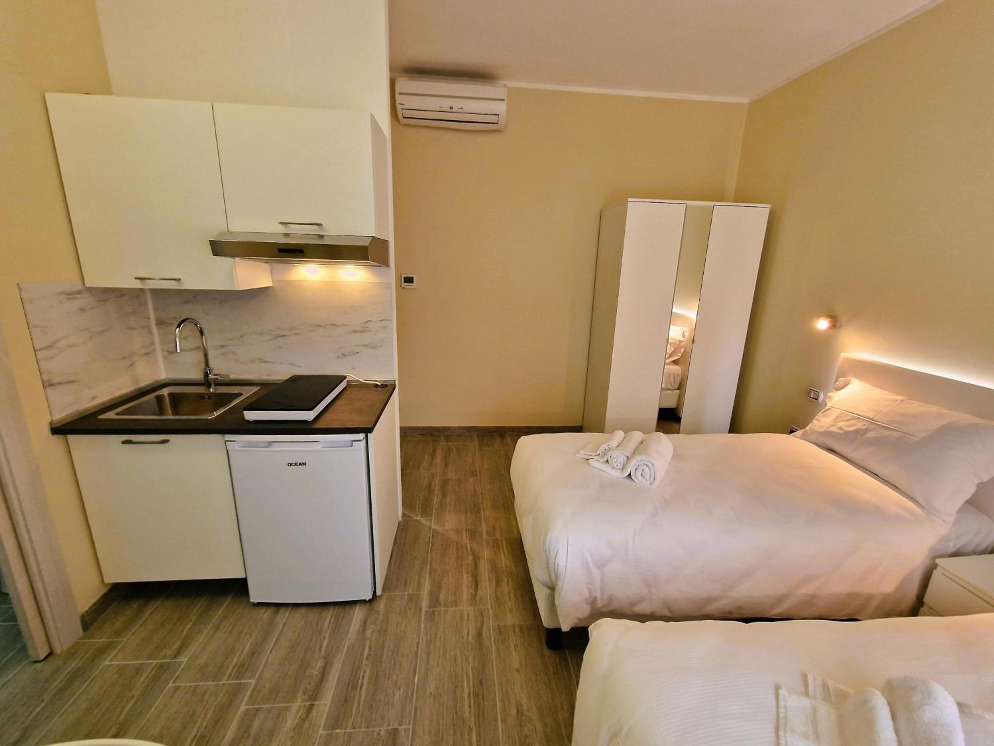 La Corte Del Maggiore Aparthotel *